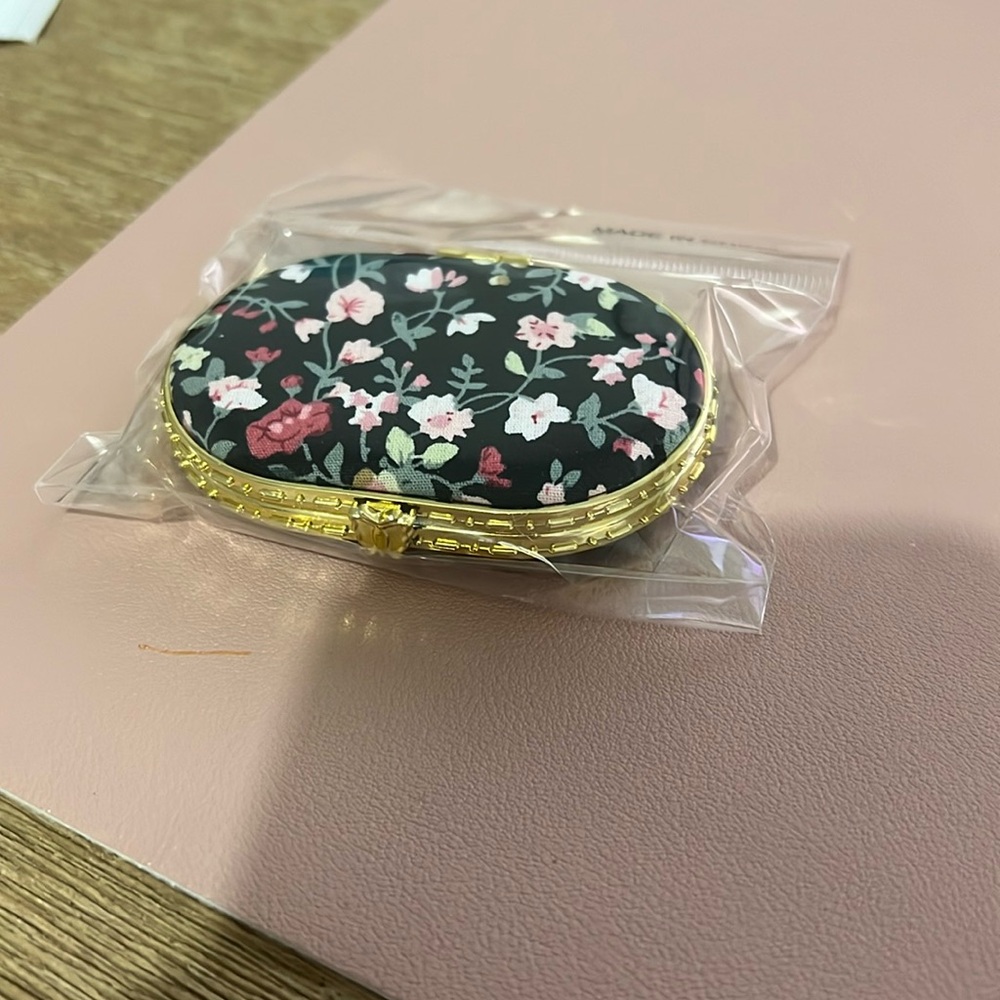 NEW Floral pocket compact mirror, OVAL, black